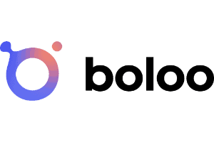 Das Boloo-Logo auf violettem Hintergrund mit Mehrwertsteuer-Registrierung.